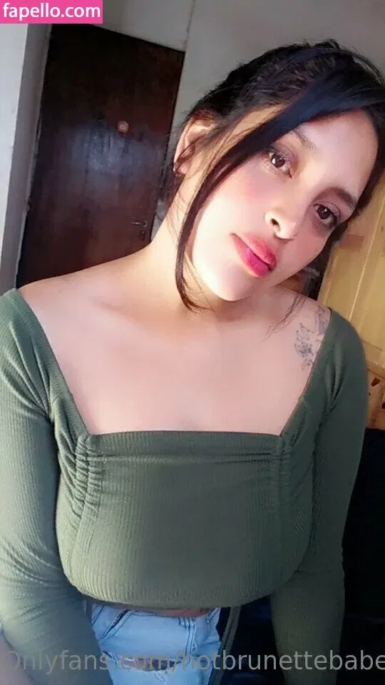 hotbrunettebabe Onlyfans Photo Gallery 
