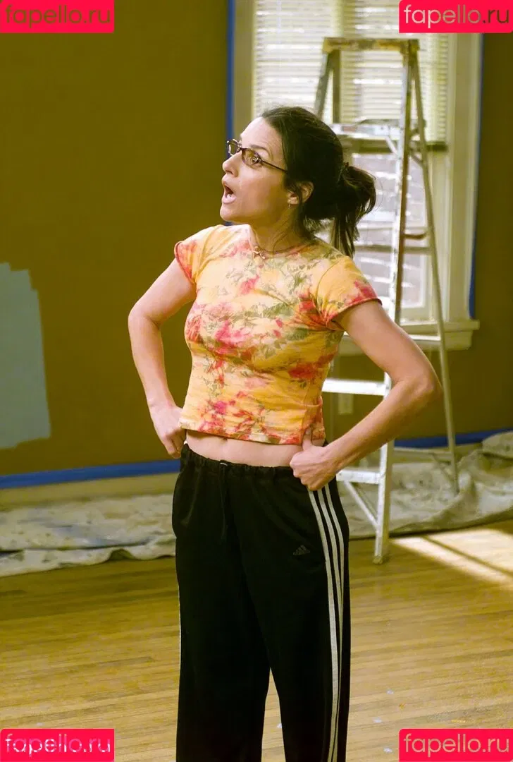 Julia Louis-Dreyfus Onlyfans Photo Gallery 