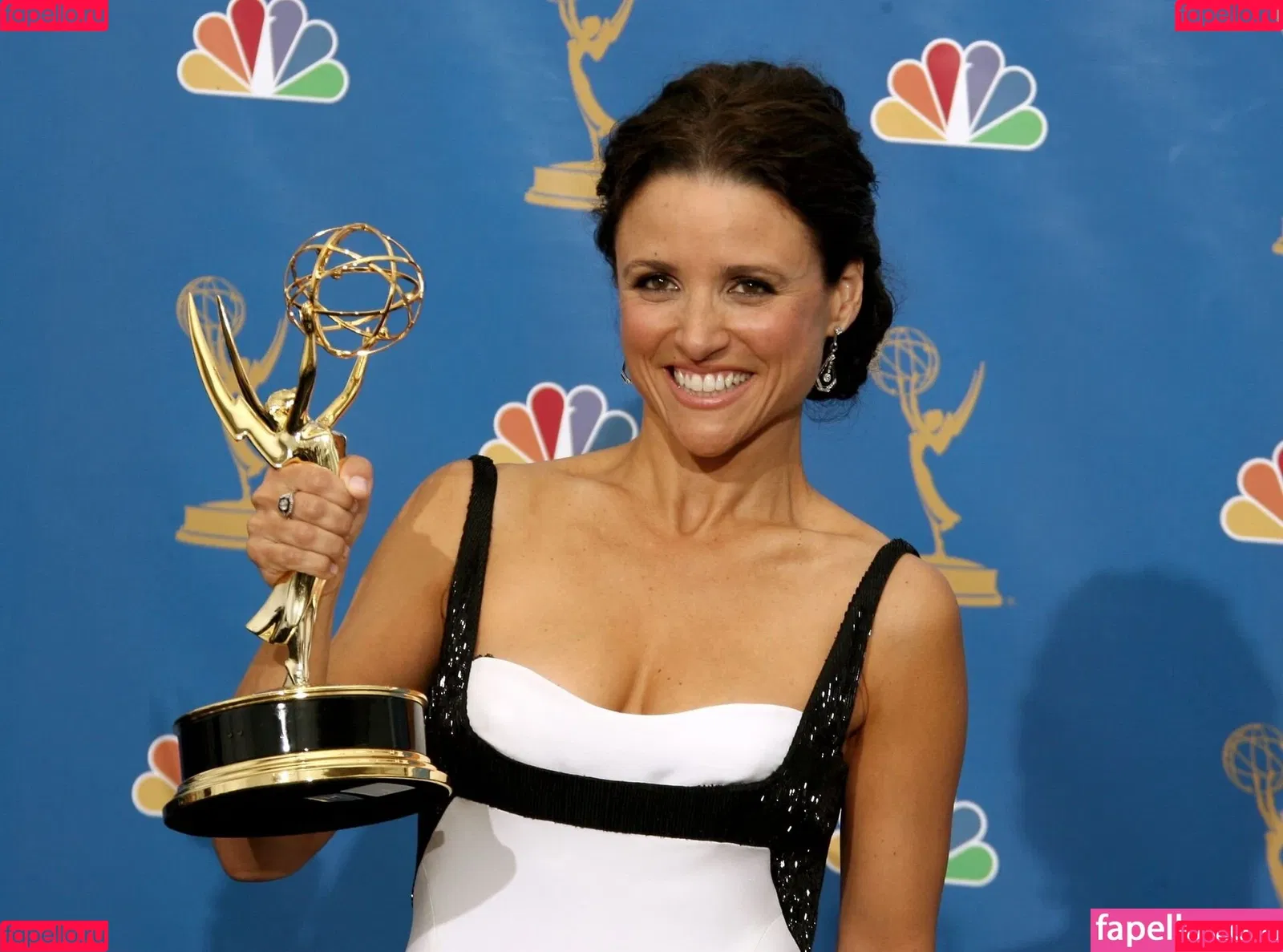Julia Louis-Dreyfus Onlyfans Photo Gallery 