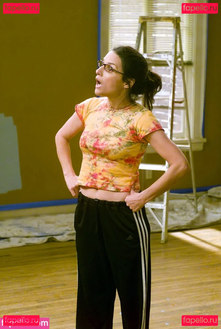 Julia Louis-Dreyfus Onlyfans Photo Gallery 