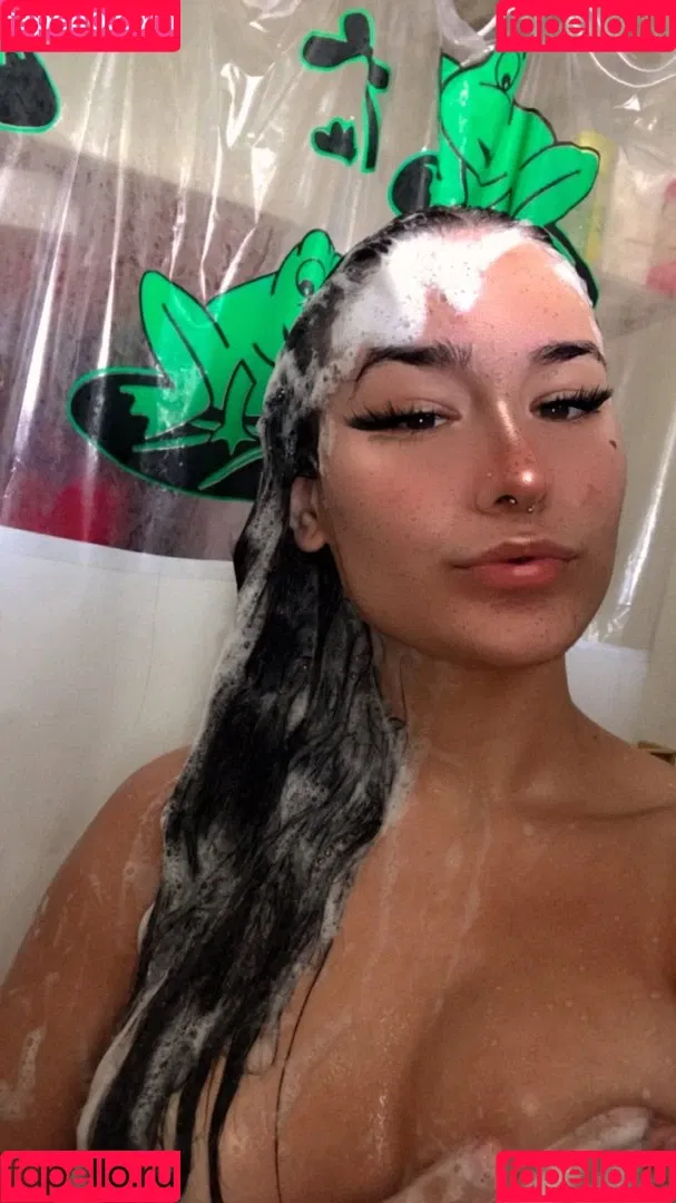 becalansky Onlyfans Photo Gallery 