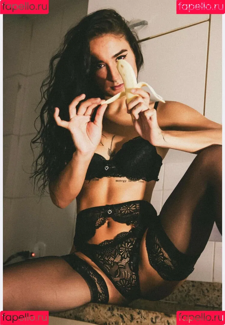 becalansky Onlyfans Photo Gallery 