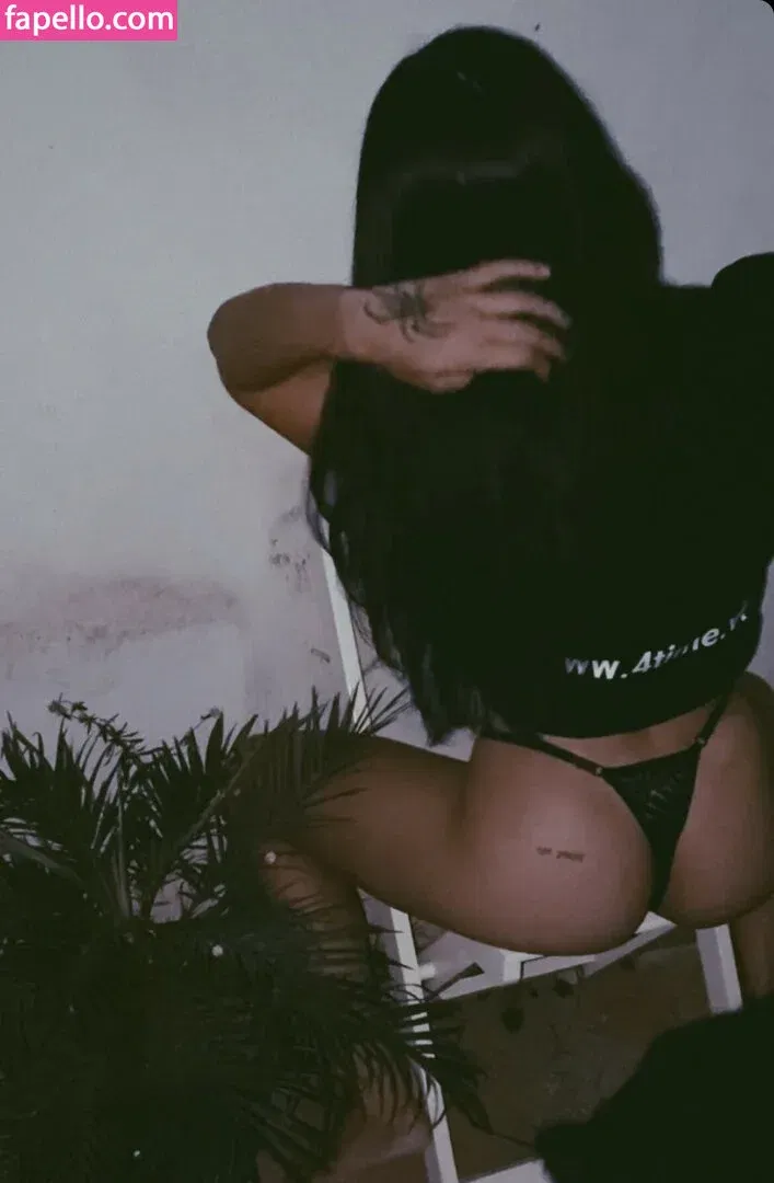 becalansky Onlyfans Photo Gallery 