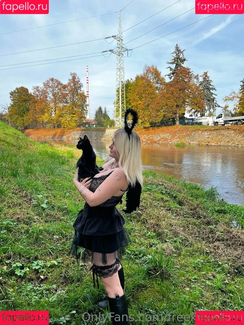 freekikihelen Onlyfans Photo Gallery 