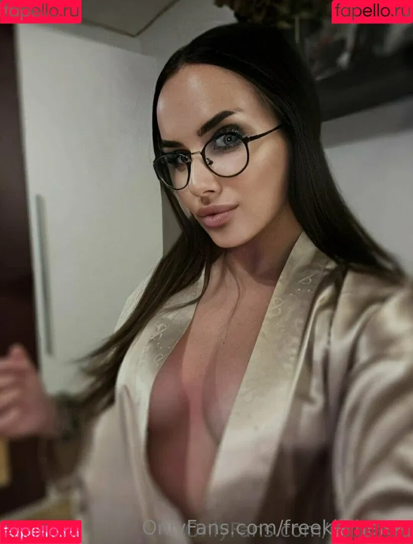 freekikihelen Onlyfans Photo Gallery 