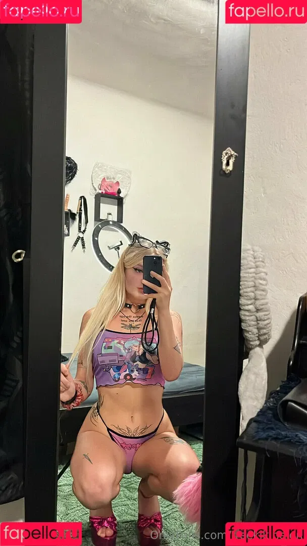 freekikihelen Onlyfans Photo Gallery 