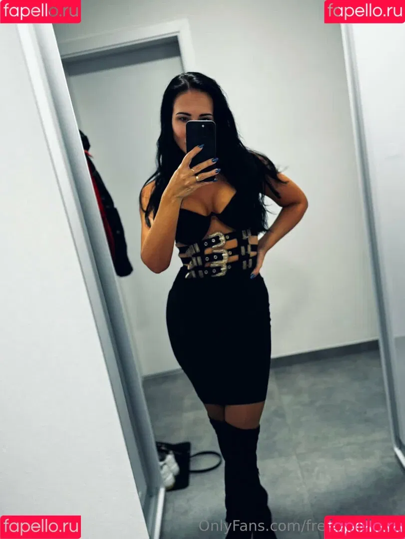 freekikihelen Onlyfans Photo Gallery 