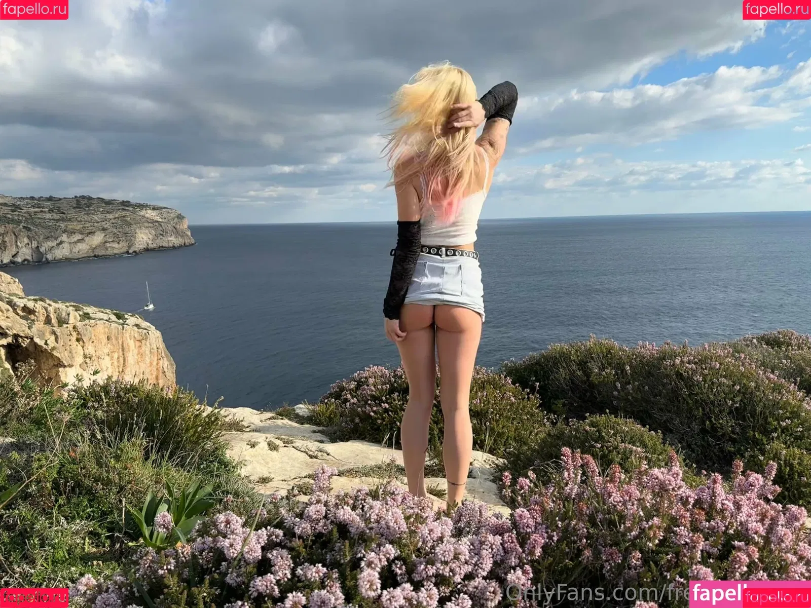 freekikihelen Onlyfans Photo Gallery 