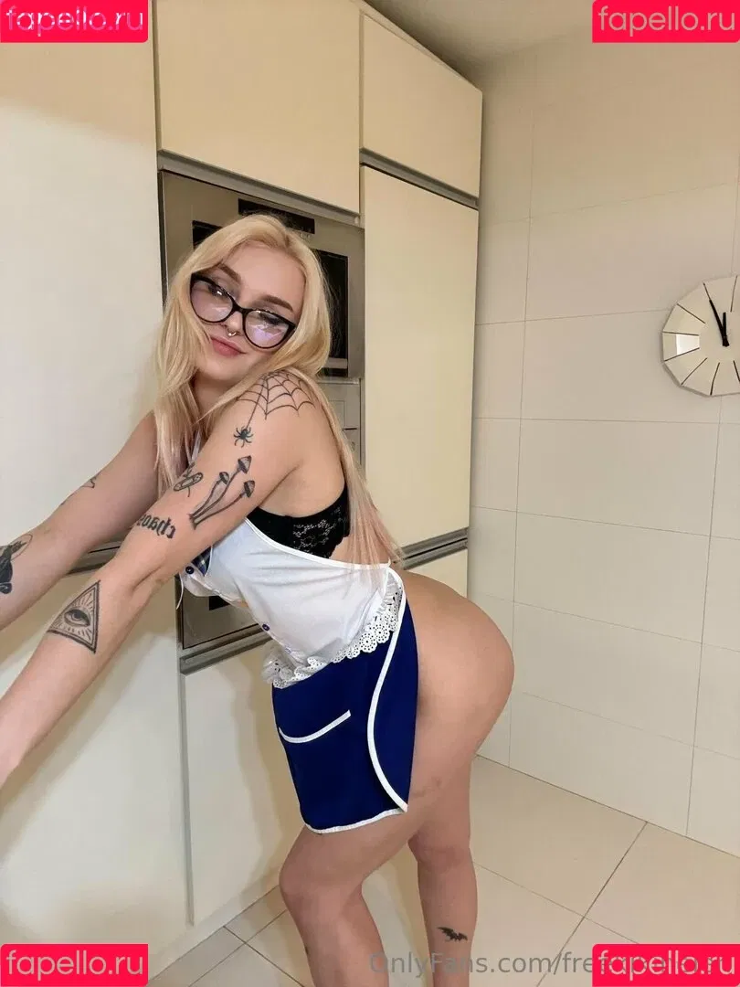 freekikihelen Onlyfans Photo Gallery 