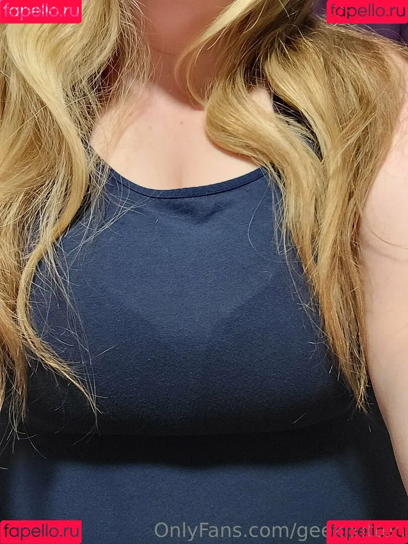 geekikitten Onlyfans Photo Gallery 