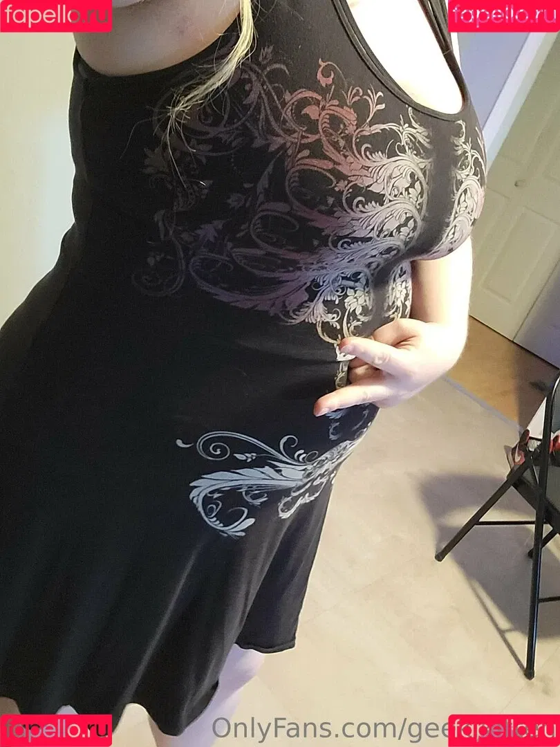 geekikitten Onlyfans Photo Gallery 