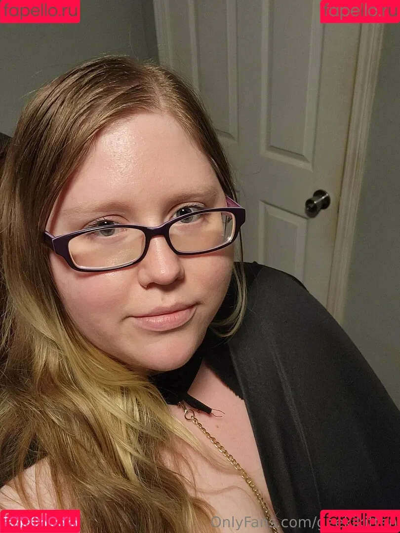 geekikitten Onlyfans Photo Gallery 
