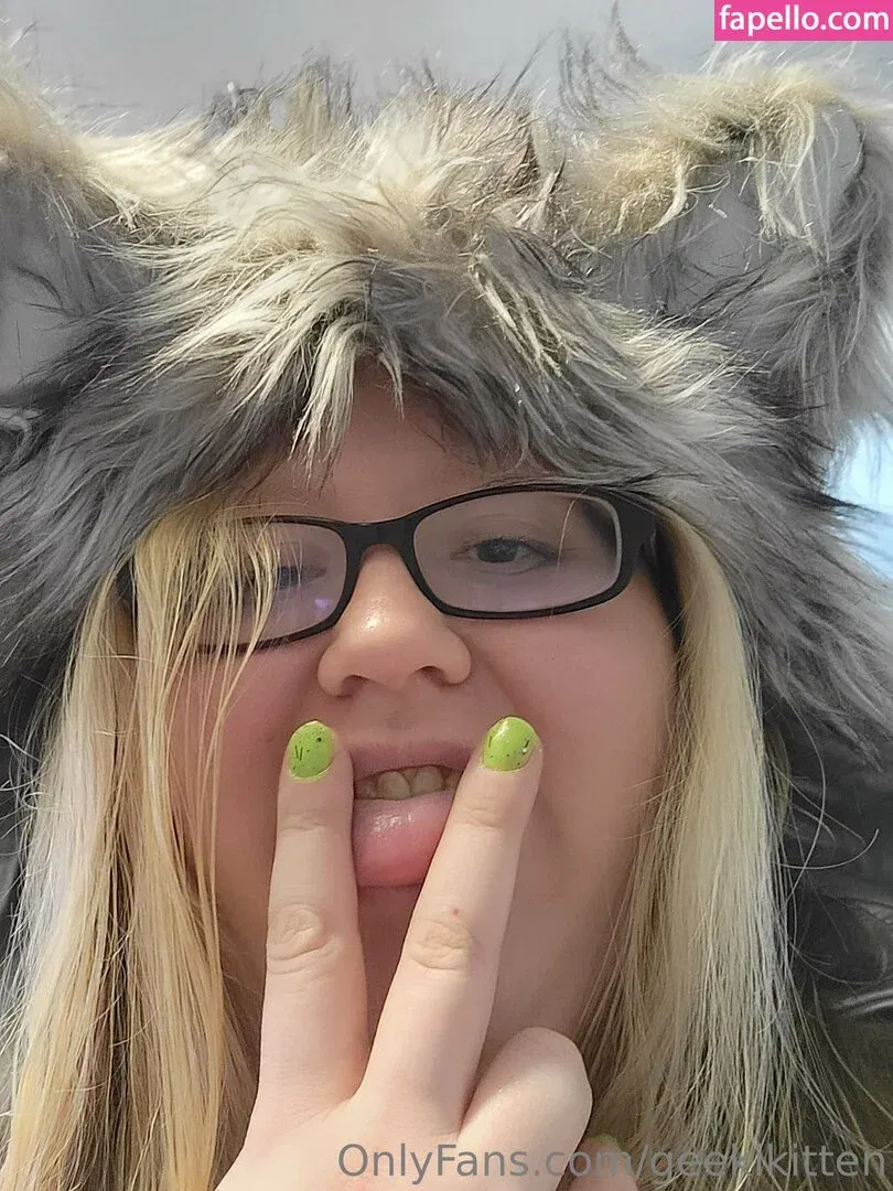 geekikitten Onlyfans Photo Gallery 
