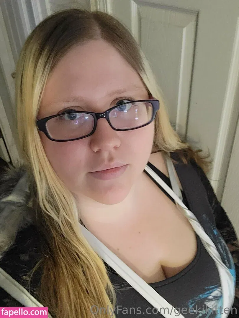 geekikitten Onlyfans Photo Gallery 