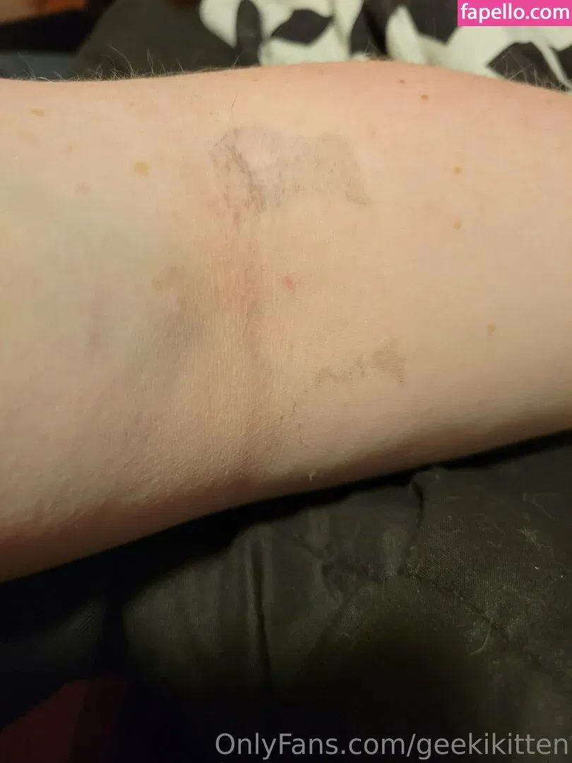 geekikitten Onlyfans Photo Gallery 
