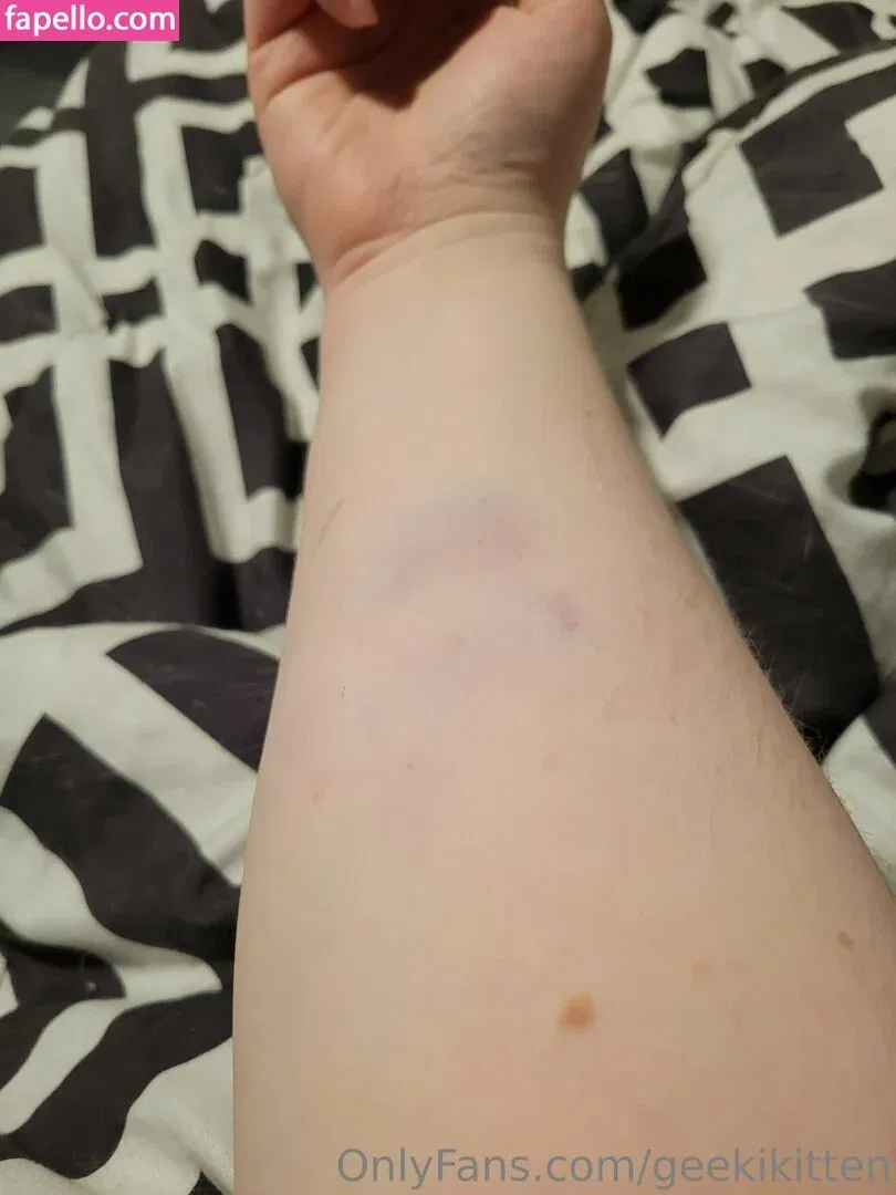 geekikitten Onlyfans Photo Gallery 
