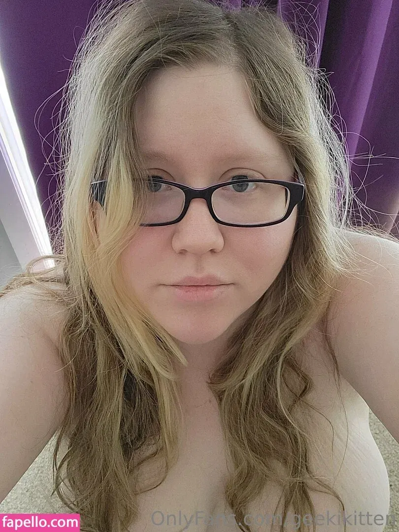 geekikitten Onlyfans Photo Gallery 