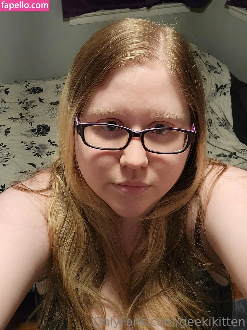 geekikitten Onlyfans Photo Gallery 
