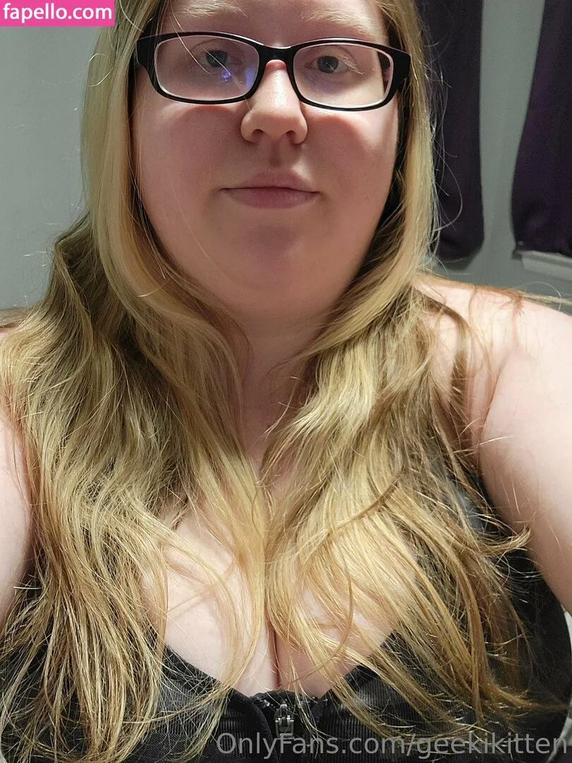 geekikitten Onlyfans Photo Gallery 