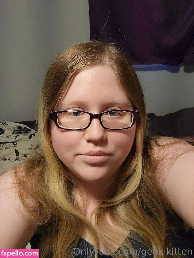 geekikitten Onlyfans Photo Gallery 