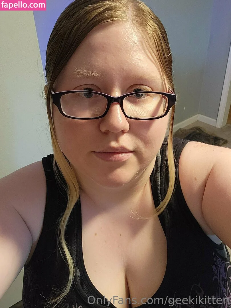 geekikitten Onlyfans Photo Gallery 