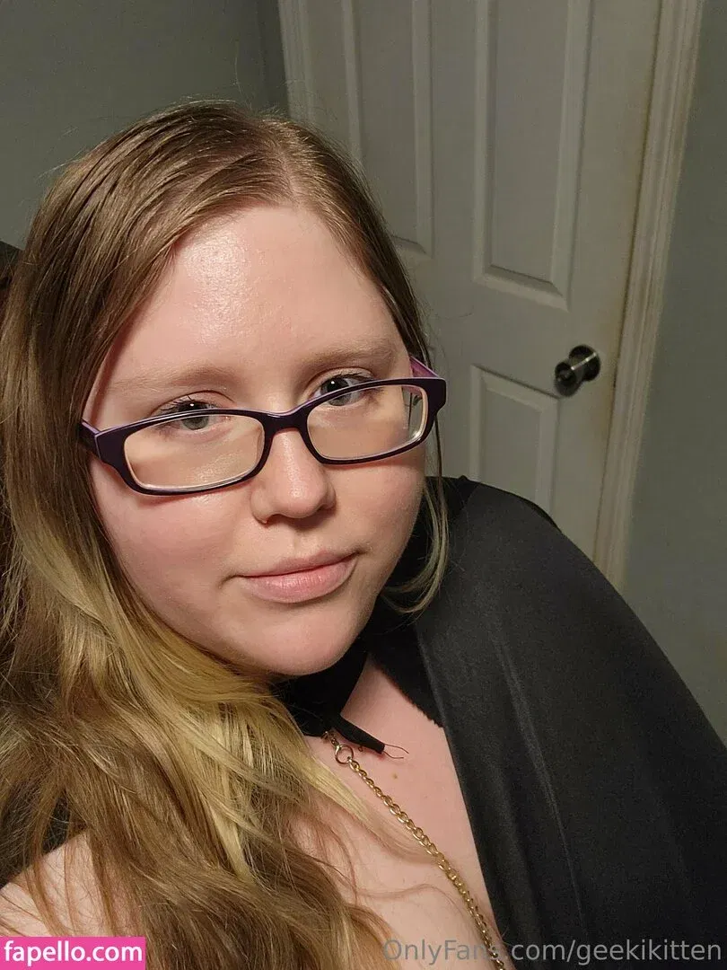 geekikitten Onlyfans Photo Gallery 