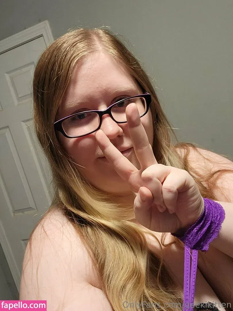 geekikitten Onlyfans Photo Gallery 