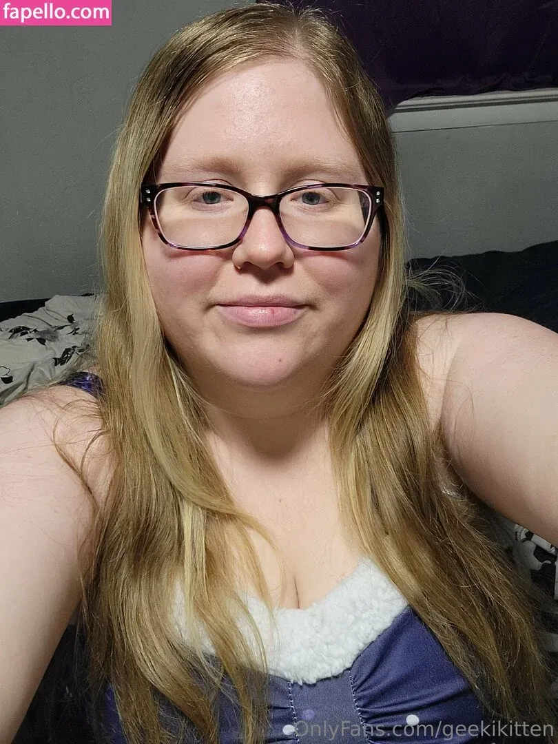 geekikitten Onlyfans Photo Gallery 