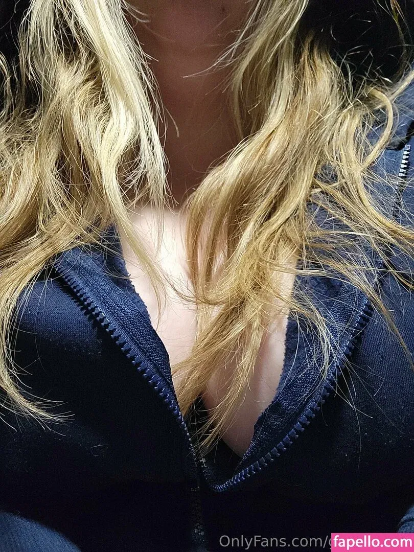 geekikitten Onlyfans Photo Gallery 