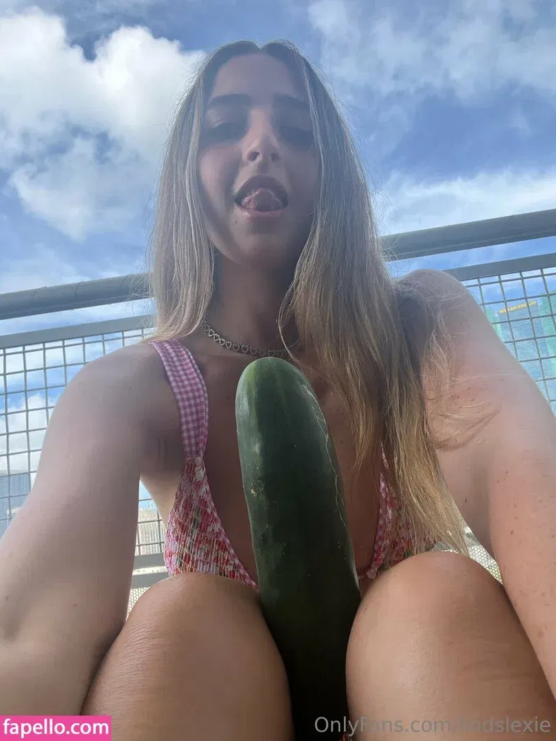 lindslexie Onlyfans Photo Gallery 