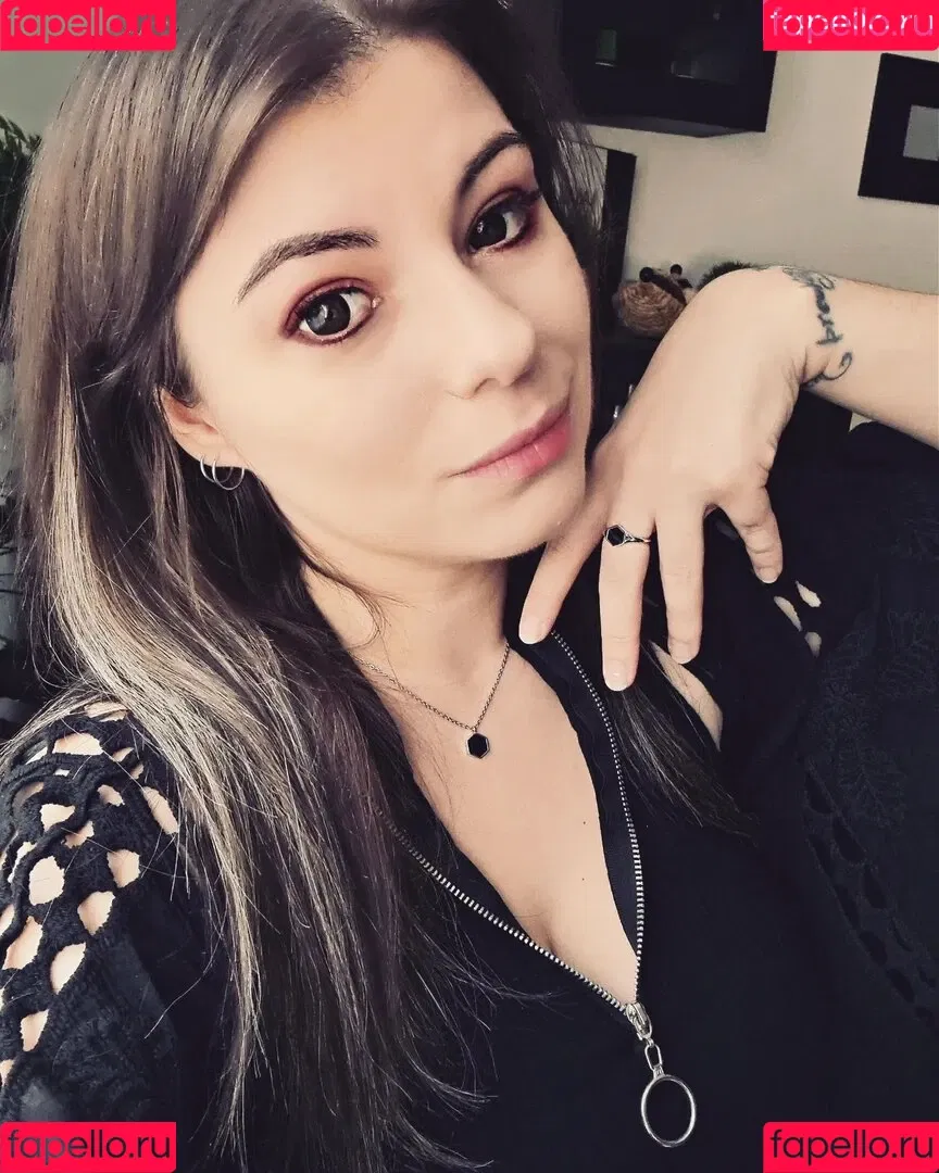 Divi Onlyfans Photo Gallery 