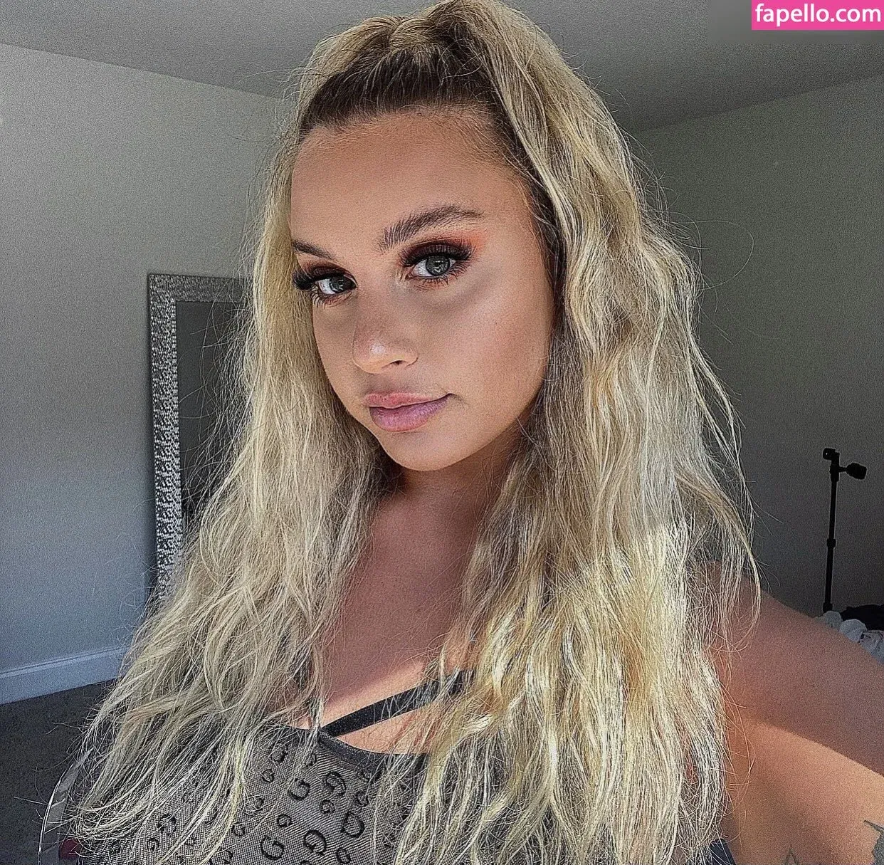 Rori Rain Onlyfans Photo Gallery 