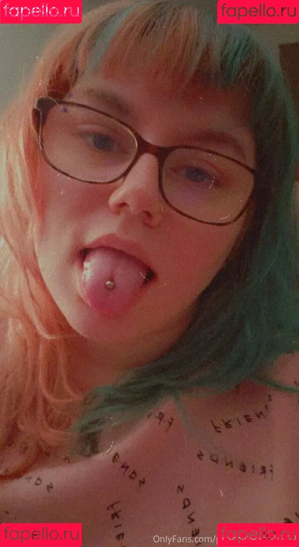 peachykeenstine22 Onlyfans Photo Gallery 