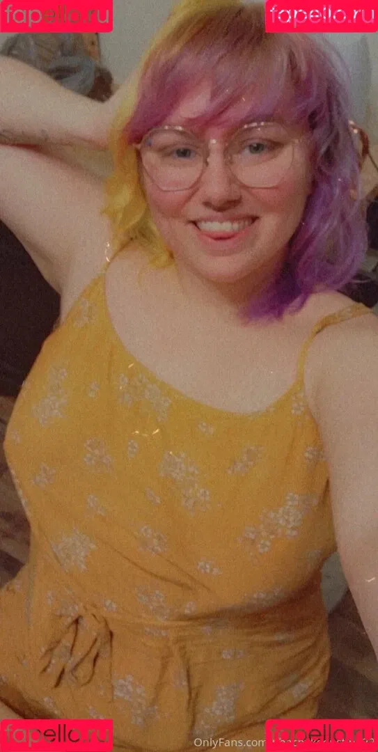 peachykeenstine22 Onlyfans Photo Gallery 