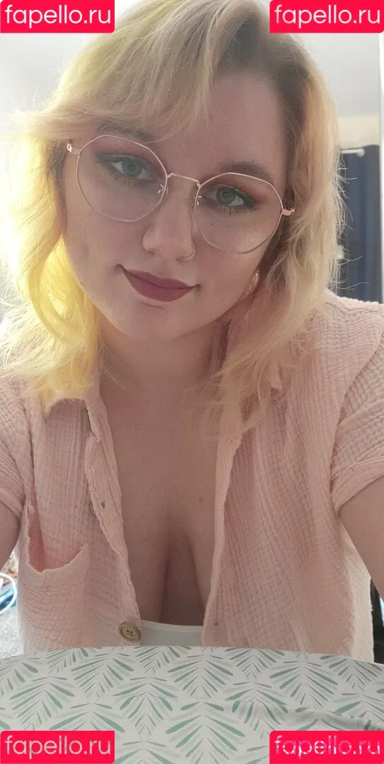 peachykeenstine22 Onlyfans Photo Gallery 