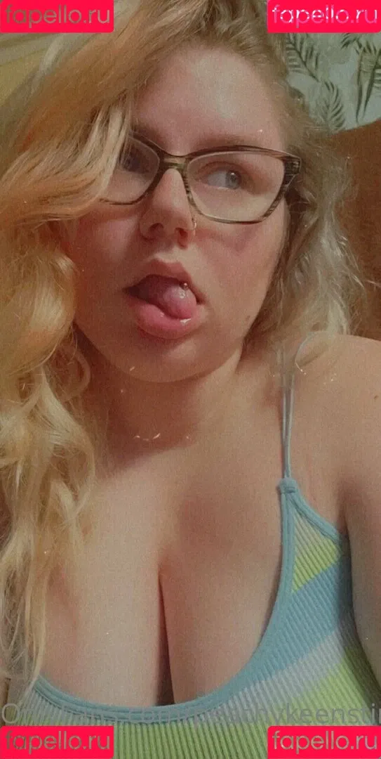 peachykeenstine22 Onlyfans Photo Gallery 