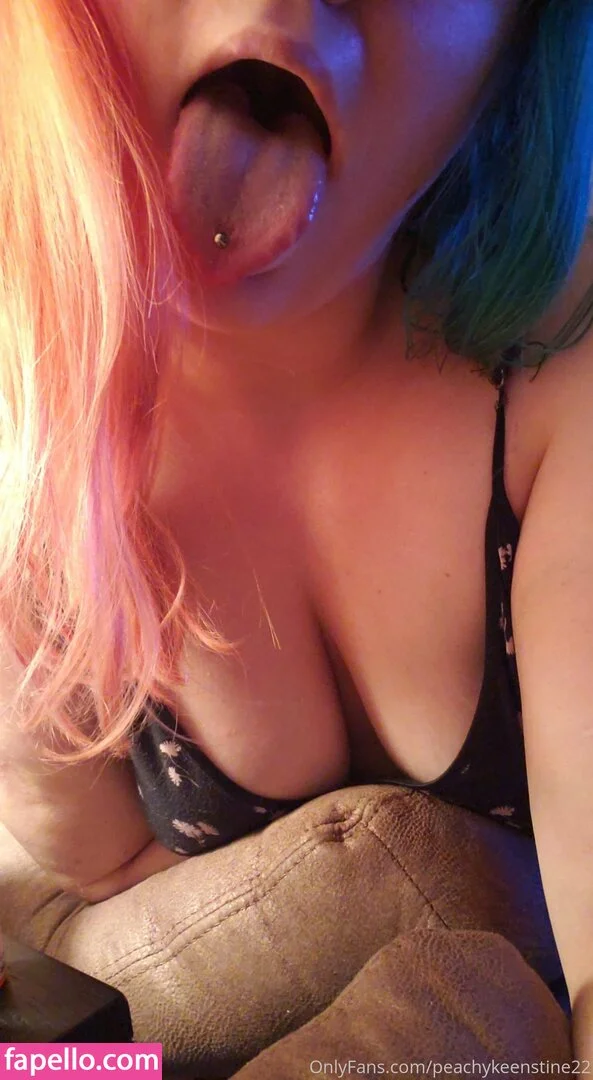 peachykeenstine22 Onlyfans Photo Gallery 