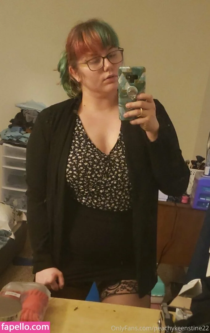 peachykeenstine22 Onlyfans Photo Gallery 