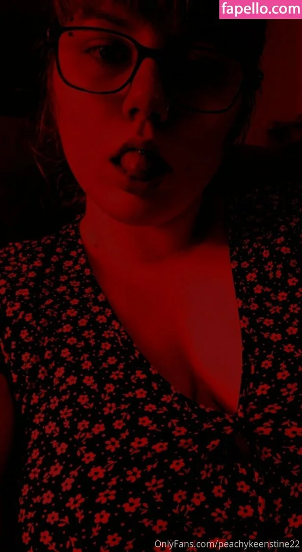 peachykeenstine22 Onlyfans Photo Gallery 