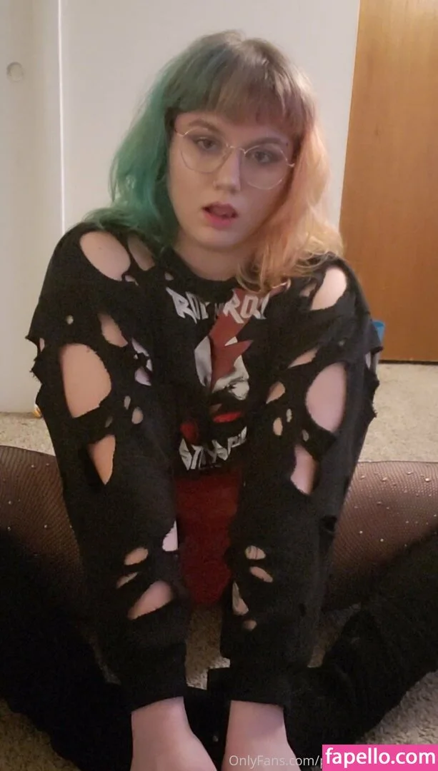 peachykeenstine22 Onlyfans Photo Gallery 