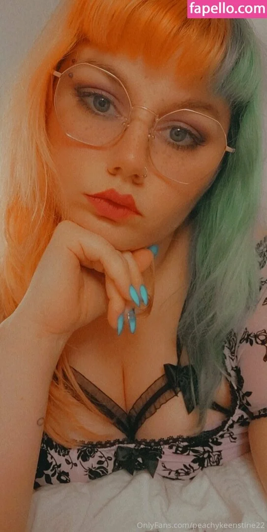 peachykeenstine22 Onlyfans Photo Gallery 