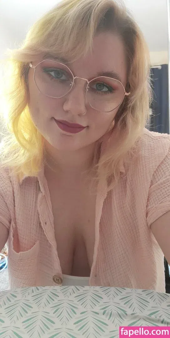 peachykeenstine22 Onlyfans Photo Gallery 