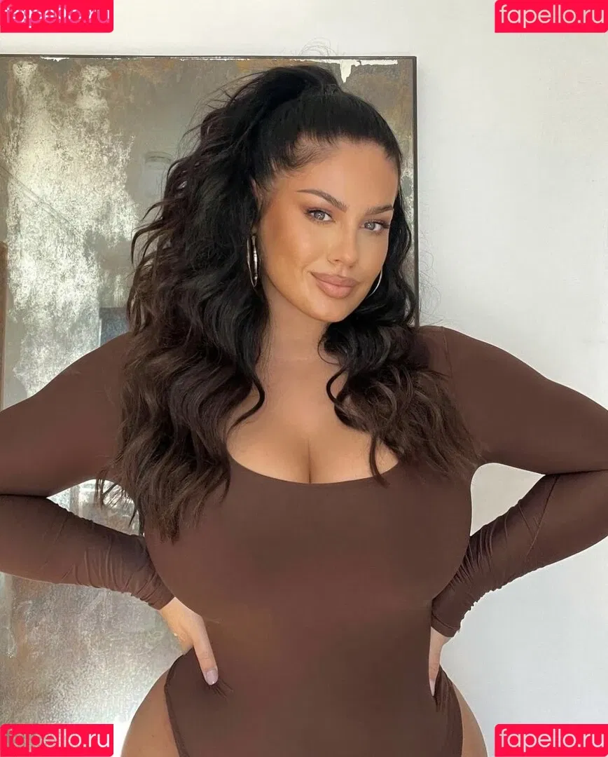 Hanna Wilperath Onlyfans Photo Gallery 