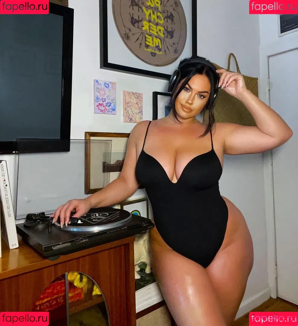 Hanna Wilperath Onlyfans Photo Gallery 