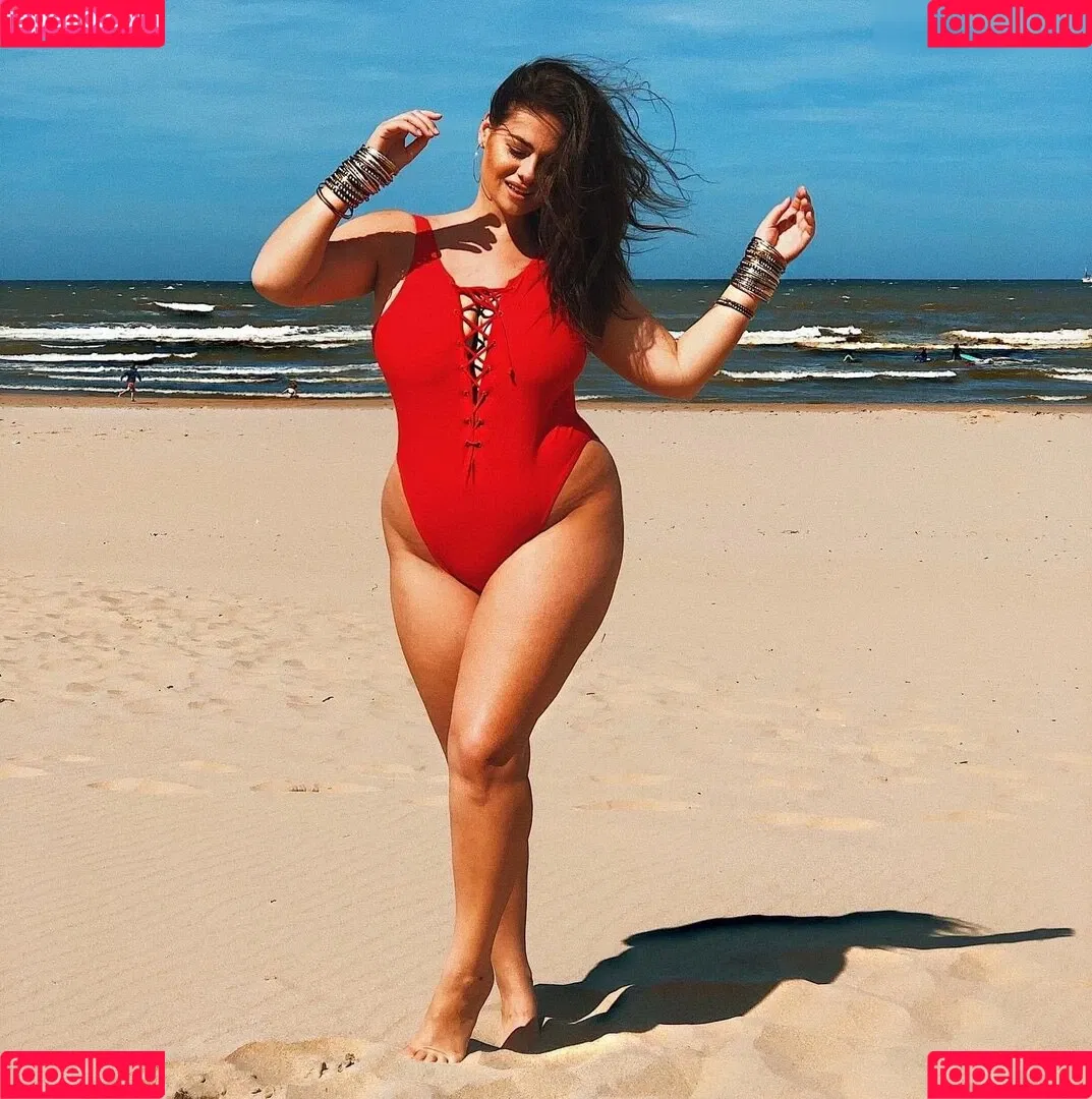 Hanna Wilperath Onlyfans Photo Gallery 