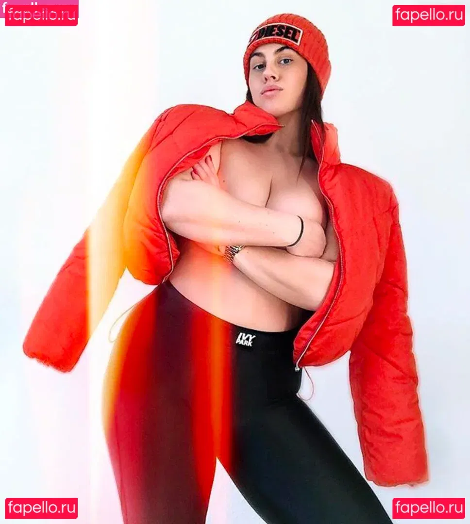 Hanna Wilperath Onlyfans Photo Gallery 