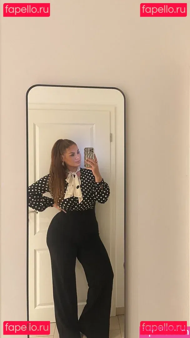 Hanna Wilperath Onlyfans Photo Gallery 