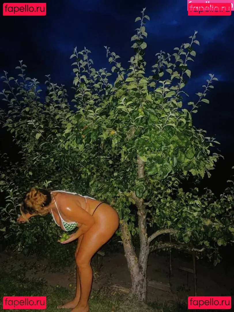 Hanna Wilperath Onlyfans Photo Gallery 