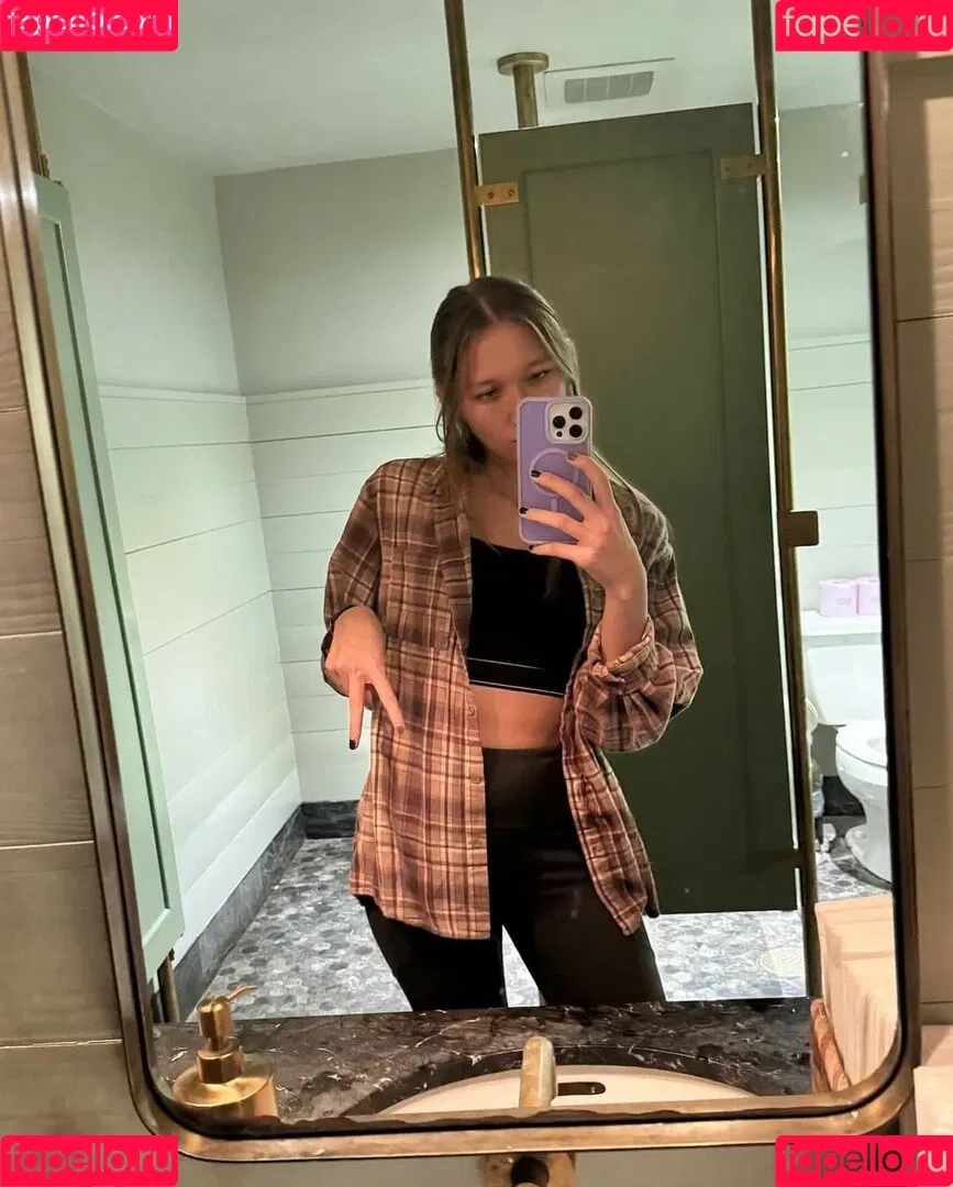 Nikita Crump Onlyfans Photo Gallery 