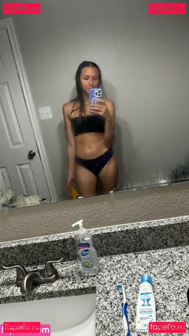 Nikita Crump Onlyfans Photo Gallery 